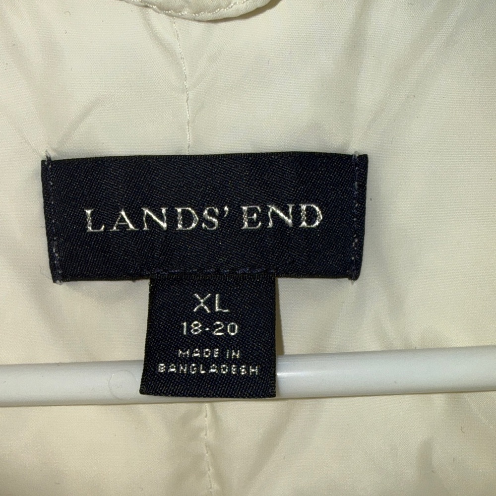 Lands' End Women's Ivory Puffer Vest - Picture 2 of 12